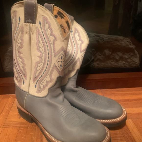 Justin Boots Women's Gray and Cream Western Boots - Picture 3 of 6